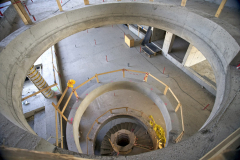 Pavilony komponované do zeleného svahu