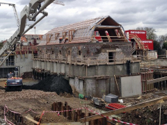 Vynesení budovy na pilířích