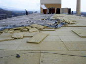 Obr. 2: Pohled na ulétlou střechu