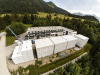 Moduly byly až do doby montáže uloženy v Söllu