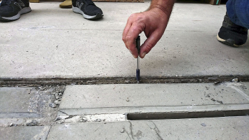 Obr. 16: Příklady miskovité deformace