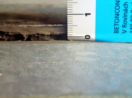 Obr. 14: Výškové rozdíly mezi podlahou haly a vnějším povrchem, např. rampou