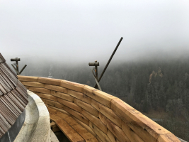 Detaily z výstavby ochozu