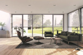 V závislosti na zvoleném koeficientu průhlednosti tkaniny zachovává systém ZDS v okenních systémech AWS vynikající výhled směrem ven, a to i se zataženou roletou (zdroj: Schüco)