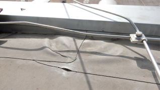 Obr. 4: Příklad izolatérského neumětelství