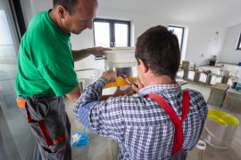 Rám difuzéru s připojenou parotěsnou fólií v místě styku s tubusem utěsněte přiloženou lepicí páskou