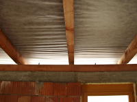 Při vyšším smrštění fólie než 2 % dojde i po správném vypnutí k samovolnému vzniku příčných vln