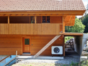 Chlazení domu tepelným čerpadlem je šetrnější než klimatizace