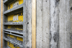 Rustikální otisk je realizován pomocí bednění Doka Framax Xlife, které slouží jako podpora pro desku ze speciálně upravených nehoblovaných prken