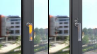 Vizualizace fungování Schüco SmartActive: Mikroskopické částice vysoce čistého stříbra, které obsahuje povrchové úprava (Micro Silver BGTM), účinně zabraňují množení mikroorganismů. Nezávislé laboratorní testy prokázaly snížení výskytu bakterií nejméně o 99,9% během 24 hodin, testy byly provedeny pro bakterie MRSA a E. coli (zdroj: Schüco)