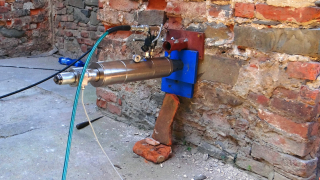 Obr. 3 Měření modulu pružnosti napínacím válcem strany napínání