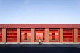 Cena za architektonické řešení 2020 - Hasičská zbrojnice a zázemí technických služeb, Líbeznice (zdroj: Nadace ABF)