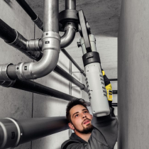 Vyspělé lisovací spojovací systémy Viega patří mezi nejrychlejší metody spojování ocelového potrubí vůbec, a to až do DN 100 (foto: Viega)