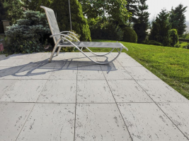 Dlažba TRAVERTIN podtrhne jak moderní tak historické stavby