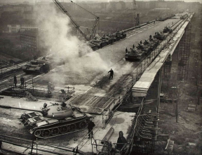 Statická zatěžovací zkouška Nuselského mostu (zdroj: archiv ČVUT)