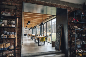 Konverze historické kovárny na kavárnu v Čeladné