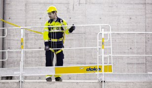 Bezpečnostní systémy, jako například systém ochrany volného okraje Doka XP, je možné zajistit online. Navíc jsou kompatibilní s bednicími systémy Doka