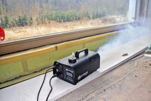 Lokalizování netěsnosti pomocí kouře