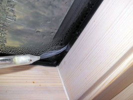 Lokalizování netěsnosti pomocí kouře