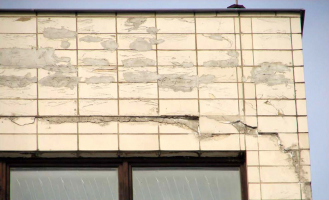 Fasáda před rekonstrukcí