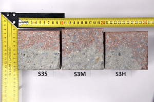 Obr. 9: Vzorky konzistence S3 seřazené podle frekvence hutnění – příčný řez