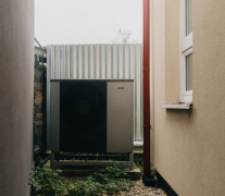 Základní škola s mateřskou školou v Bzenově využívá environmentálně šetrný způsob vytápění a ohřevu vody