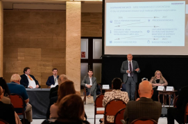 Iniciace Rozvoj staveb pro republiku bohatší byla poprvé představena na konferenci „Když staví soused, bohatneš i ty" v prostorách nové budovy Národního muzea v Praze