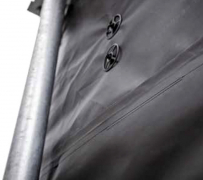 Difúzna fólia. Na tepelnú izoláciu sa aplikovala difúzna hydroizolačná fólia, ktorá chráni minerálnu vlnu pred vlhkosťou. Fólia sa spája v mieste presahu pomocnou systémovej UV stabilizovanej lepiaciej pásky