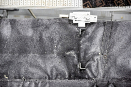 Fasáda je tvorená kombináciou hliníkovej prevetrávanej fasády a exoskeletu zo špeciálneho GRC betónu vystuženého skleneným vláknom