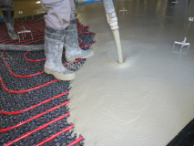 5. Lití potěru CEMFLOW na stavbě