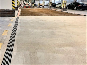 Nízké žlaby PG v podzemních garážích Úřadu vlády