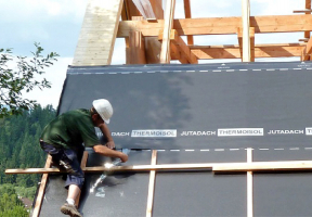 Obr. 2: Potřeba slepování přesahů membrány DHV