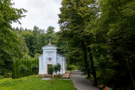 REKONSTRUKCE HISTORICKÉHO OBJEKTU a Cena účastníků BAU-MIT-FESTu, oprava kaple Panny Marie Lurdské, Přepychy, okr. Rychnov nad Kněžnou