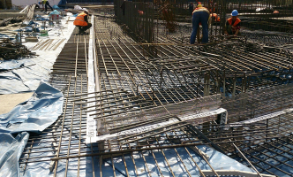 Obr. 2: Složitý tvar pracovní spáry v základové desce