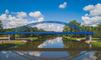 Silniční most přes Labe mezi Valy a Mělicemi