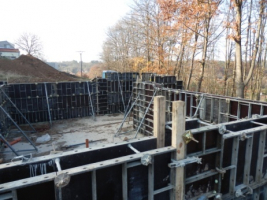 10. Vyztužení stěn bílé vany