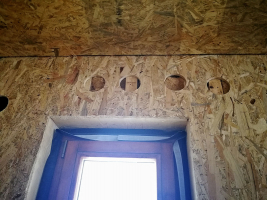 Čiastočne absentujúca tepelná izolácia