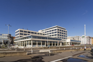 Do funkcionalistické budovy na Bubenské se po mnoha letech vrací život (foto: KIVA)