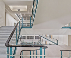 Do funkcionalistické budovy na Bubenské se po mnoha letech vrací život (foto: KIVA)