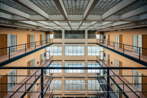 Pohled na hlavní atrium z pater (zdroj: WPP)