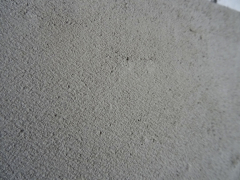 Struktura egalizační stěrky – hrubší zrnitost