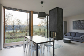 Dům v Křižánkách vychází ze vzorů lidového stavitelství