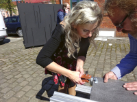 Zlomení v řezu speciálními kleštěmi