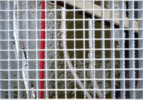 Přístupová lávka s přípojkami inženýrských sítí (foto: Viega)