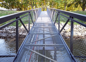 Přístupová lávka s přípojkami inženýrských sítí (foto: Viega)