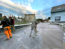 Ražení požadovaného vzoru na grafitovou separační vrstvu