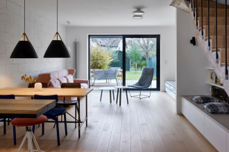 Rekonstrukce řadového domu v Újezdě nad Lesy