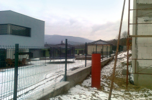 Obr. 7: Bod merania B pri susednom rodinnom dome