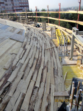 Pro rozměření krajinek se musely naznačit vrstevnice na vzdutí kopule. Vrstevnice se přibily jako první, krajiny se pak do nich zařezávaly a průběžně doplňovaly