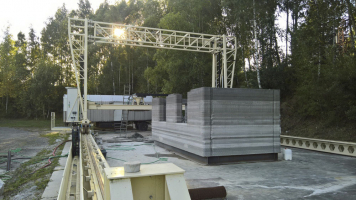 Vyvinutá tiskárna je jedna z mála na světě a první v ČR, která je schopná pracovat i ve venkovním prostředí bez ochranné stavby